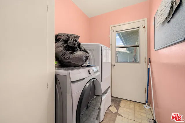 $999,000 | 91 West Gainsborough Road, Thousand Oaks, CA 91360