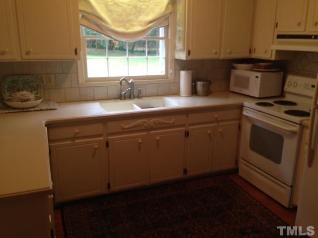 1118 Ivy Lane Raleigh, NC 27609 - Photo 5 of 16 Gallery Image 5