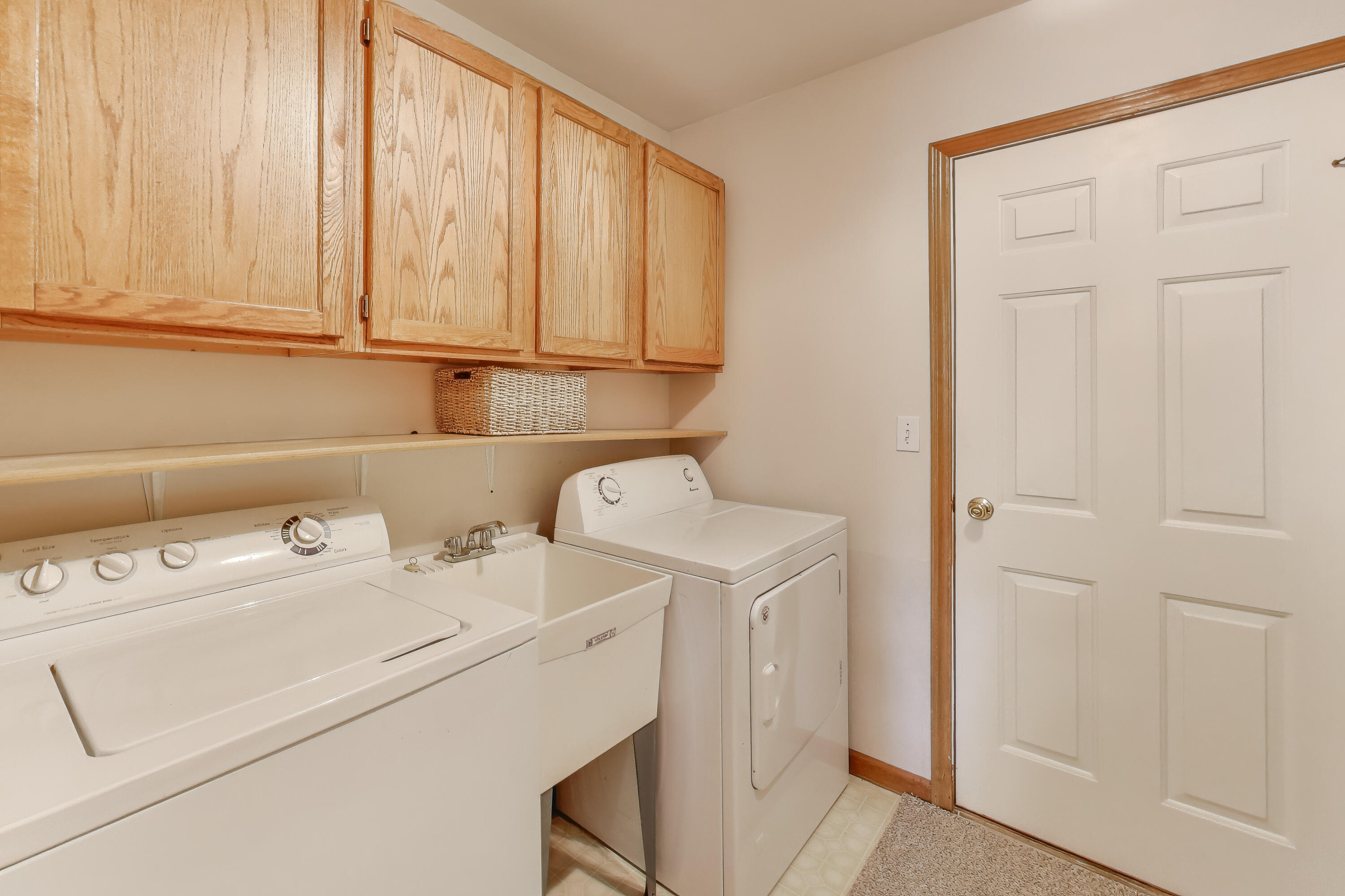1642 Commodore Lane Chesterton, IN 46304 - Photo 24 of 34 a utility room with dryer and washer
