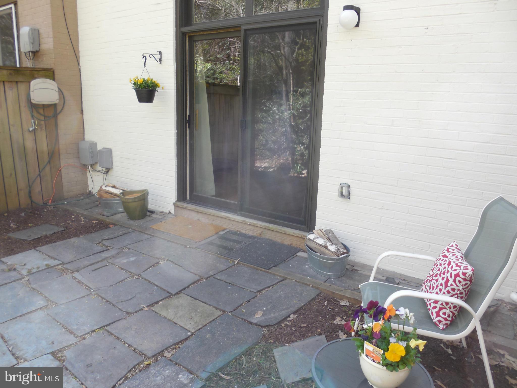 2006 Golf Course Drive Reston, VA 20191 - Photo 14 of 16 Exterior (Rear)
