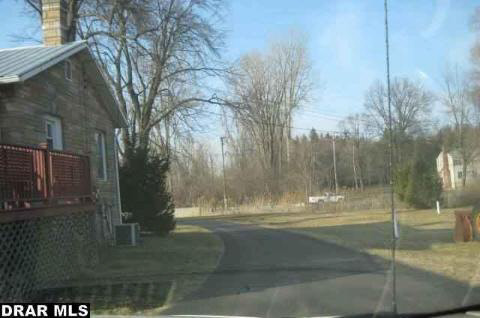 29661 King Road Romulus, MI 48174 - Photo 3 of 15 31130611-2.JPG