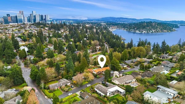 $10,000 | 934 88th Avenue Northeast, Medina, WA 98039