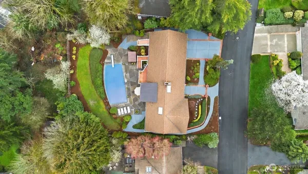 $10,000 | 934 88th Avenue Northeast, Medina, WA 98039