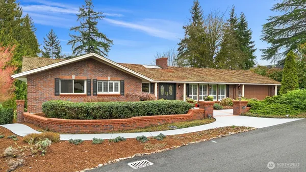 $10,000 | 934 88th Avenue Northeast, Medina, WA 98039
