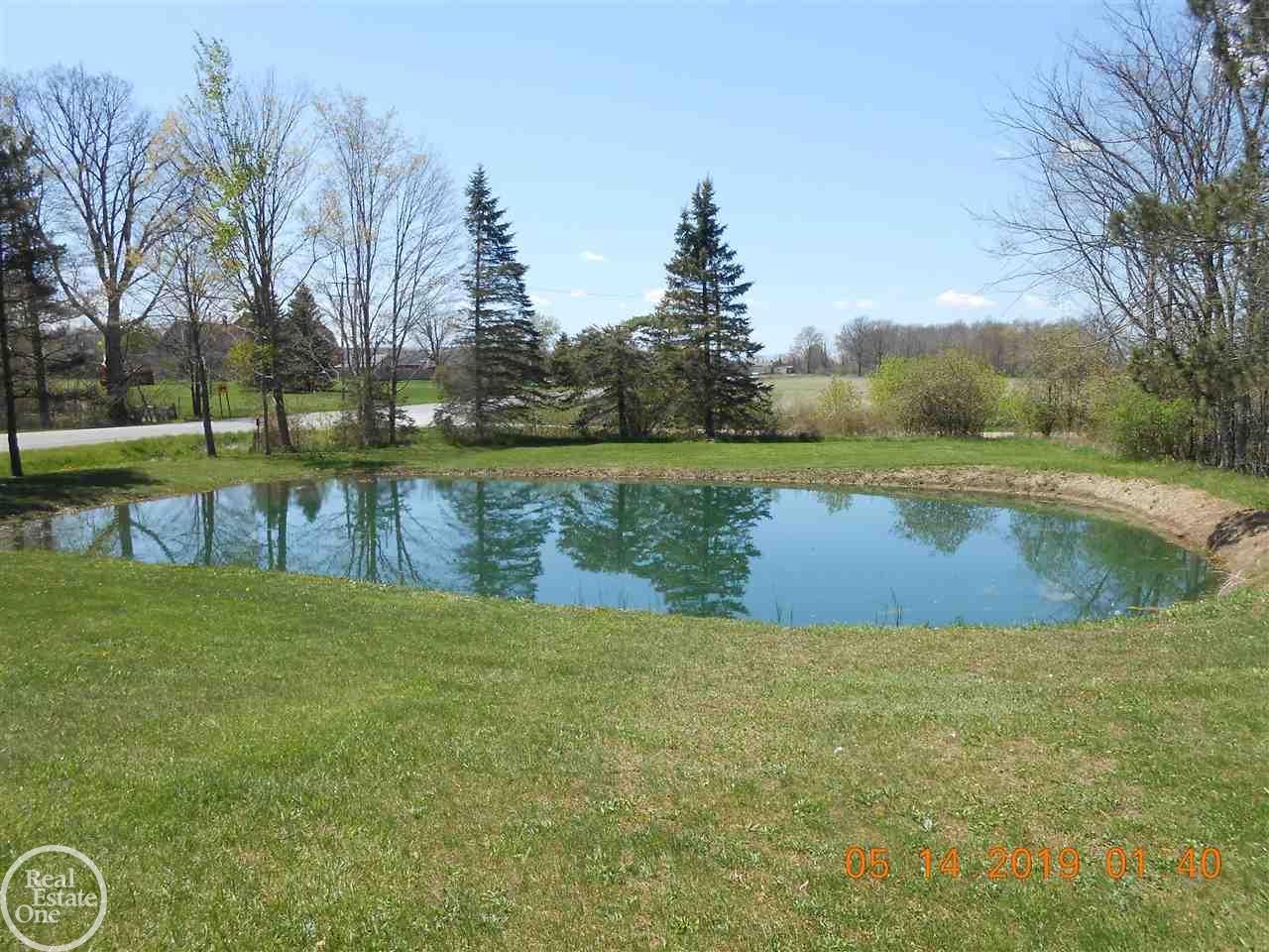 8090 Yale Road Avoca, MI 48006 - Photo 7 of 34 31379922-6.JPG