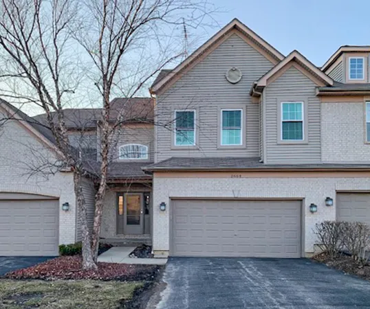 $2,600 | 2664 Cobblestone Drive, Unit 2664, Crystal Lake, IL 60012