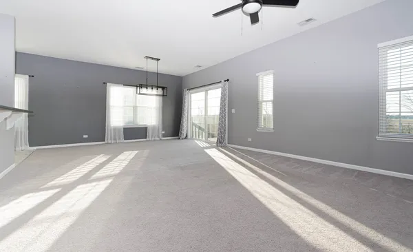 $2,600 | 2664 Cobblestone Drive, Unit 2664, Crystal Lake, IL 60012