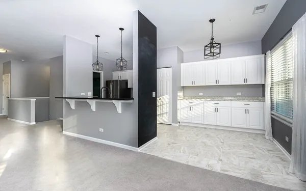 $2,600 | 2664 Cobblestone Drive, Unit 2664, Crystal Lake, IL 60012