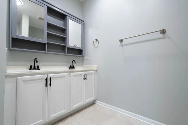 $2,600 | 2664 Cobblestone Drive, Unit 2664, Crystal Lake, IL 60012