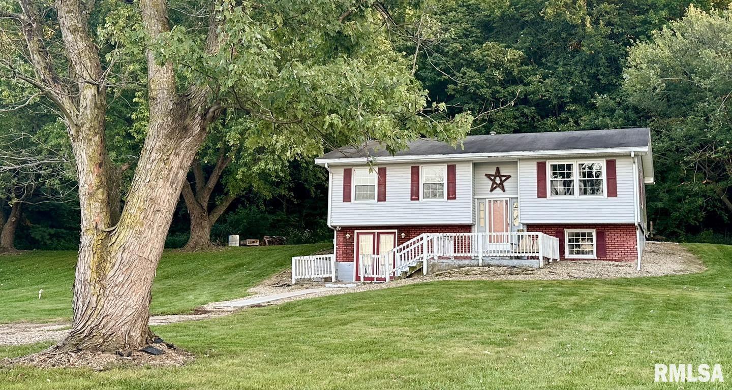 14806 Chandlerville Road Beardstown, IL 62618 - Photo 1 of 15 Gallery Image 1