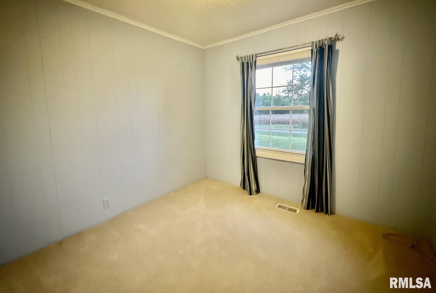 14806 Chandlerville Road Beardstown, IL 62618 - Photo 4 of 15 Gallery Image 4