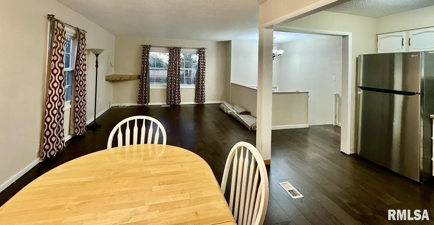 14806 Chandlerville Road Beardstown, IL 62618 - Photo 9 of 15 Gallery Image 9