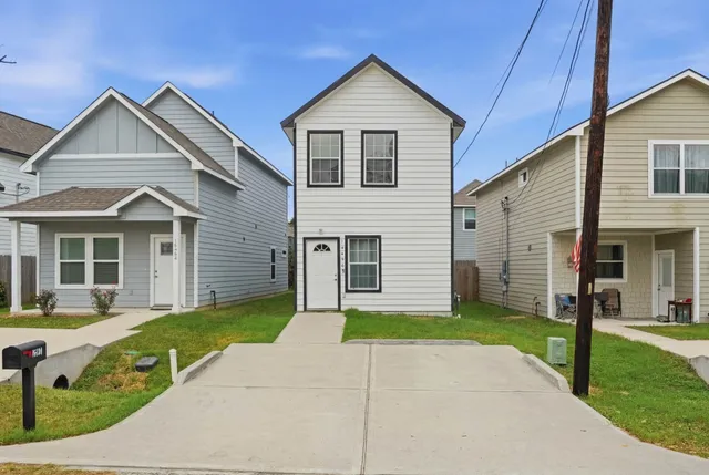 $1,550 | 16680 East Ivanhoe Street, Montgomery, TX 77316