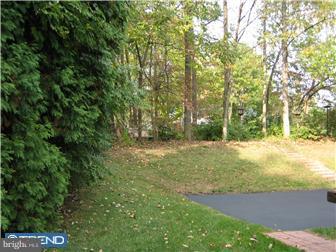 237 Spring Run Lane Downingtown, PA 19335 - Photo 12 of 12 Exterior Side