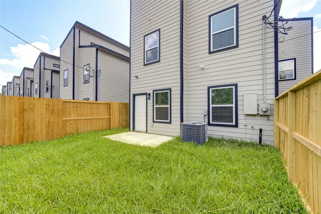 $1,800 | 8155 Tate Street, Unit B, Houston, TX 77028