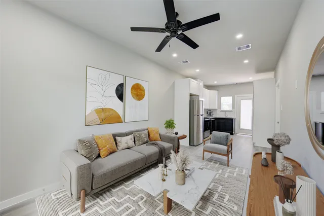 $1,800 | 8155 Tate Street, Unit B, Houston, TX 77028