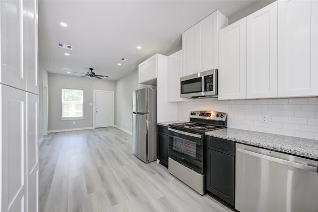 $1,800 | 8155 Tate Street, Unit B, Houston, TX 77028