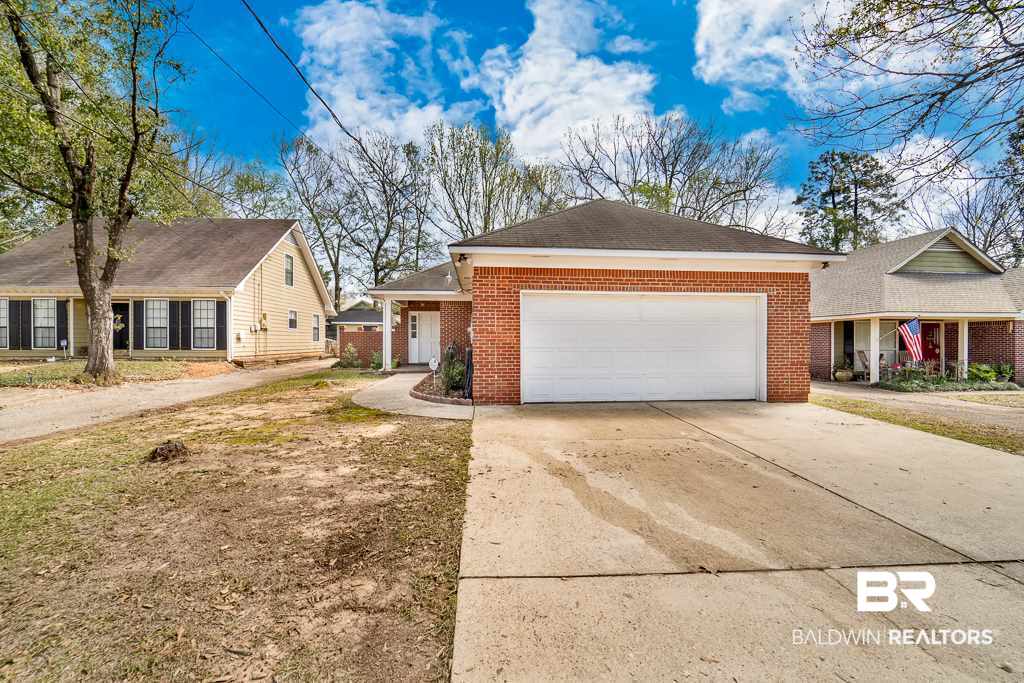911 Wildwood Avenue Mobile, AL 36609 - Photo 1 of 23