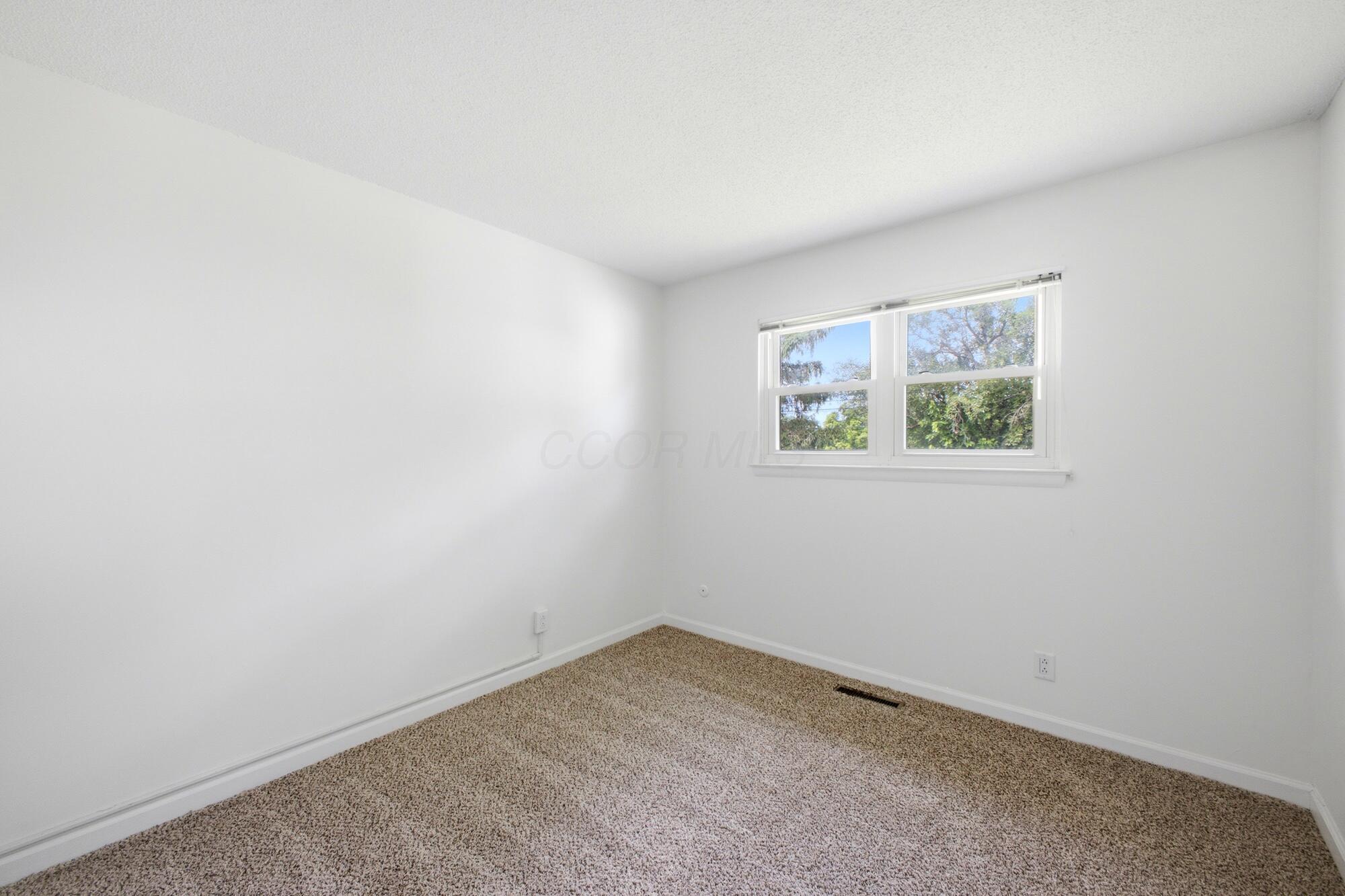 2541 Maybury Road Columbus, OH 43232 - Photo 17 of 35