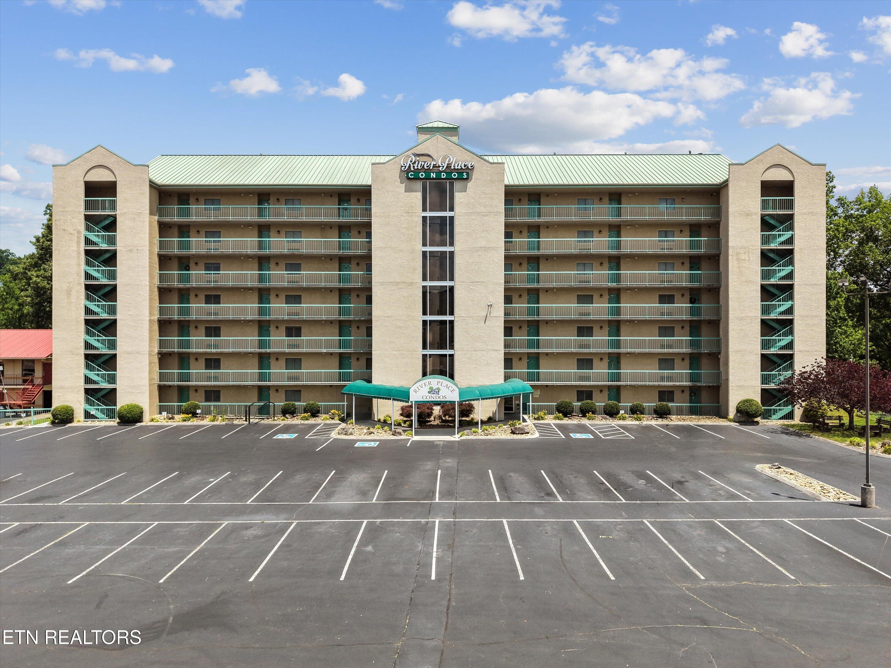 01-3215 N River Rd Unit 502 22