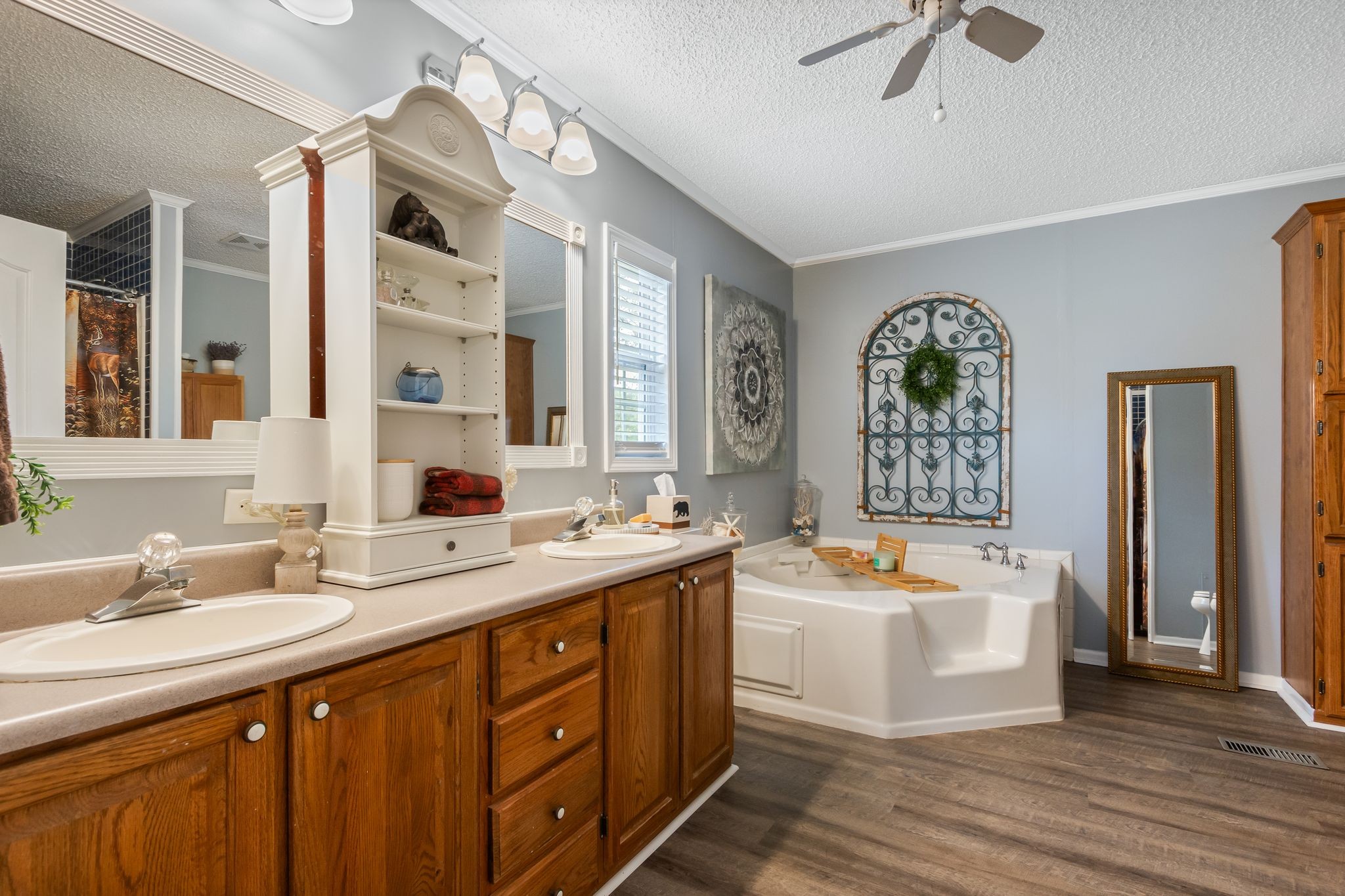 3448 Tobe Robertson Road Columbia, TN 38401 - Photo 21 of 34 Large primary bathroom with shower and tub