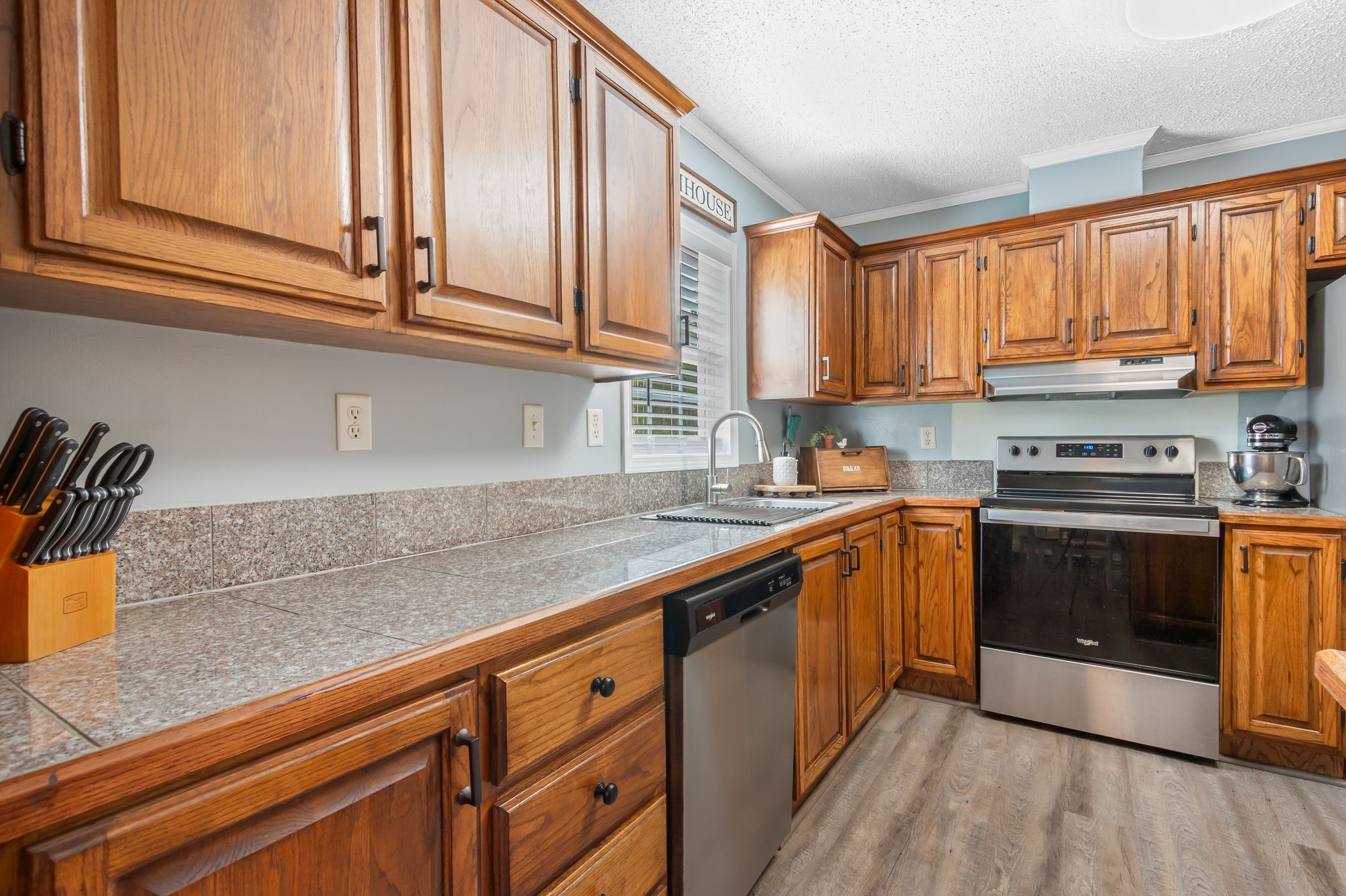 3448 Tobe Robertson Road Columbia, TN 38401 - Photo 6 of 34 Newer appliances