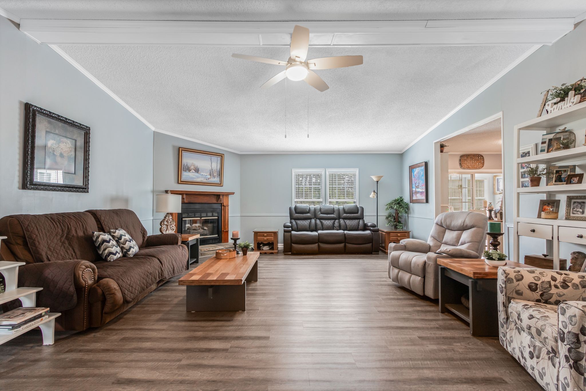 3448 Tobe Robertson Road Columbia, TN 38401 - Photo 9 of 34 Large living room with fireplace!