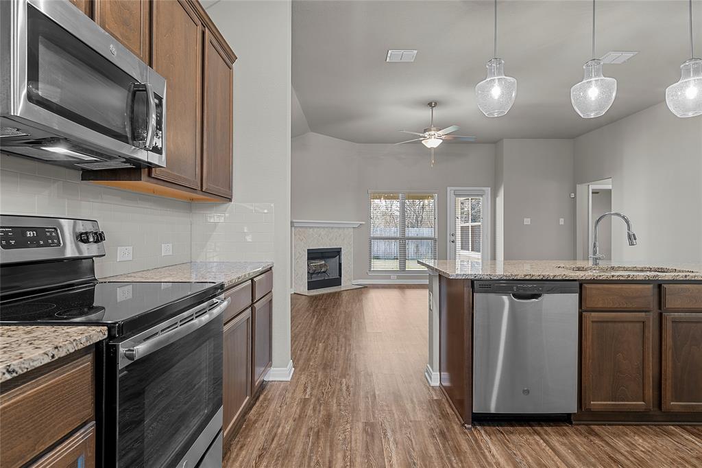 3917 South Fork Ranch Road Waco, TX 76705 - Photo 5 of 17