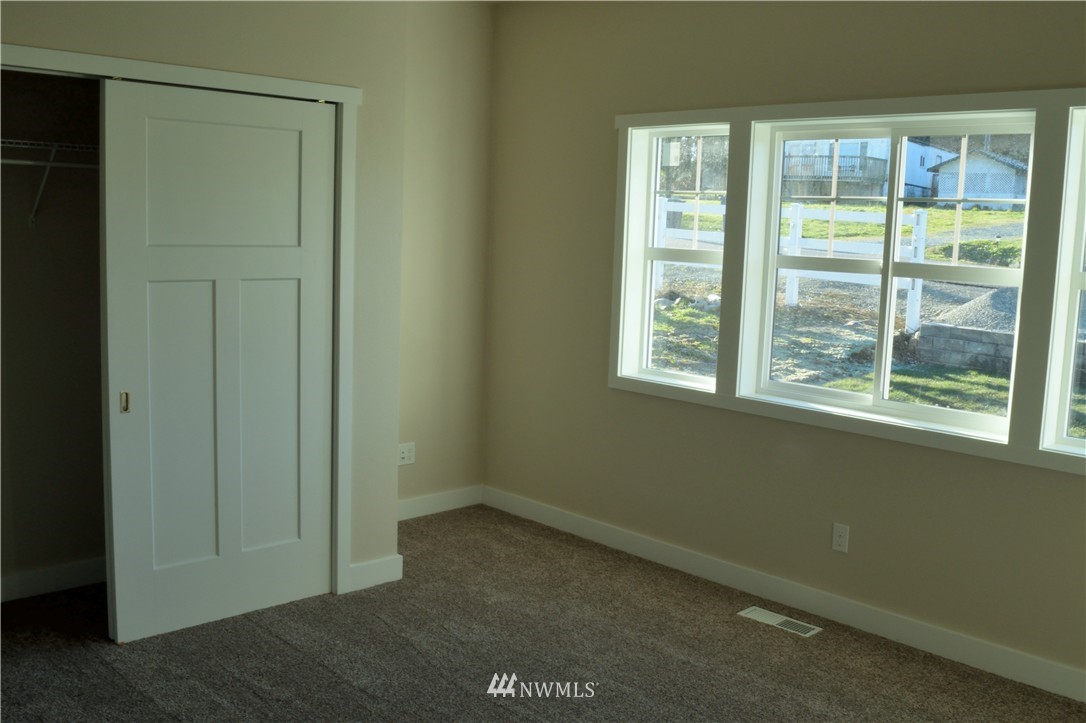 890 Smith Road Camano Island, WA 98282 - Photo 14 of 25 Gallery Image 14