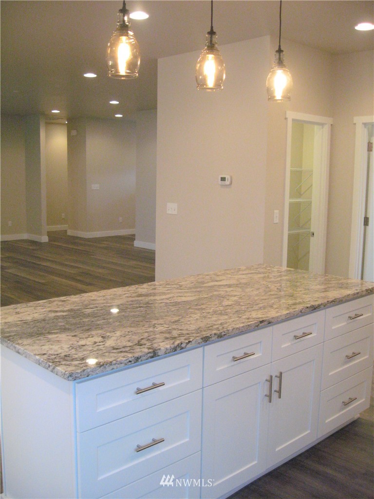 890 Smith Road Camano Island, WA 98282 - Photo 9 of 25 Gallery Image 9