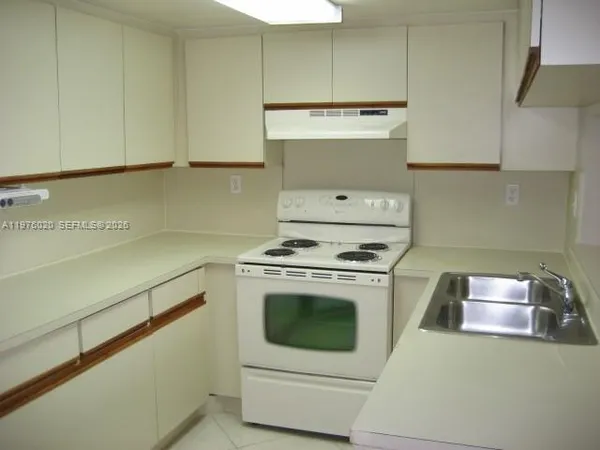 $2,100 | 8305 Southwest 152nd Avenue, Unit A405, Miami, FL 33193