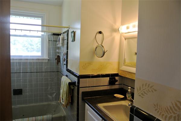 282 Butman Road Lowell, MA 01852 - Photo 17 of 25 Gallery Image 17