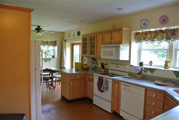 282 Butman Road Lowell, MA 01852 - Photo 6 of 25 Gallery Image 6