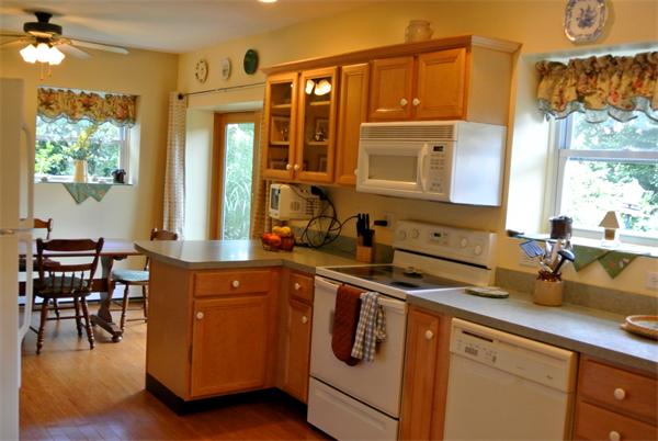 282 Butman Road Lowell, MA 01852 - Photo 7 of 25 Gallery Image 7