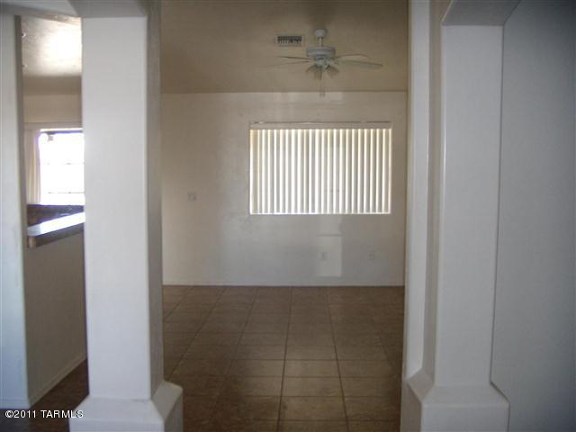 940 Paseo Escoba Rio Rico, AZ 85648 - Photo 7 of 25 a bathroom with a window