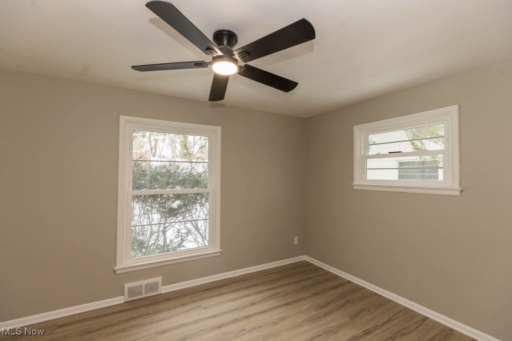 5209 East Farnhurst Road Cleveland, OH 44124 - Photo 15 of 29 1st floor bedroom