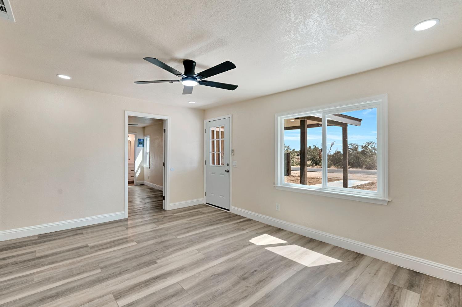 15760 Raymond Road Madera, CA 93638 - Photo 7 of 25 Gallery Image 7