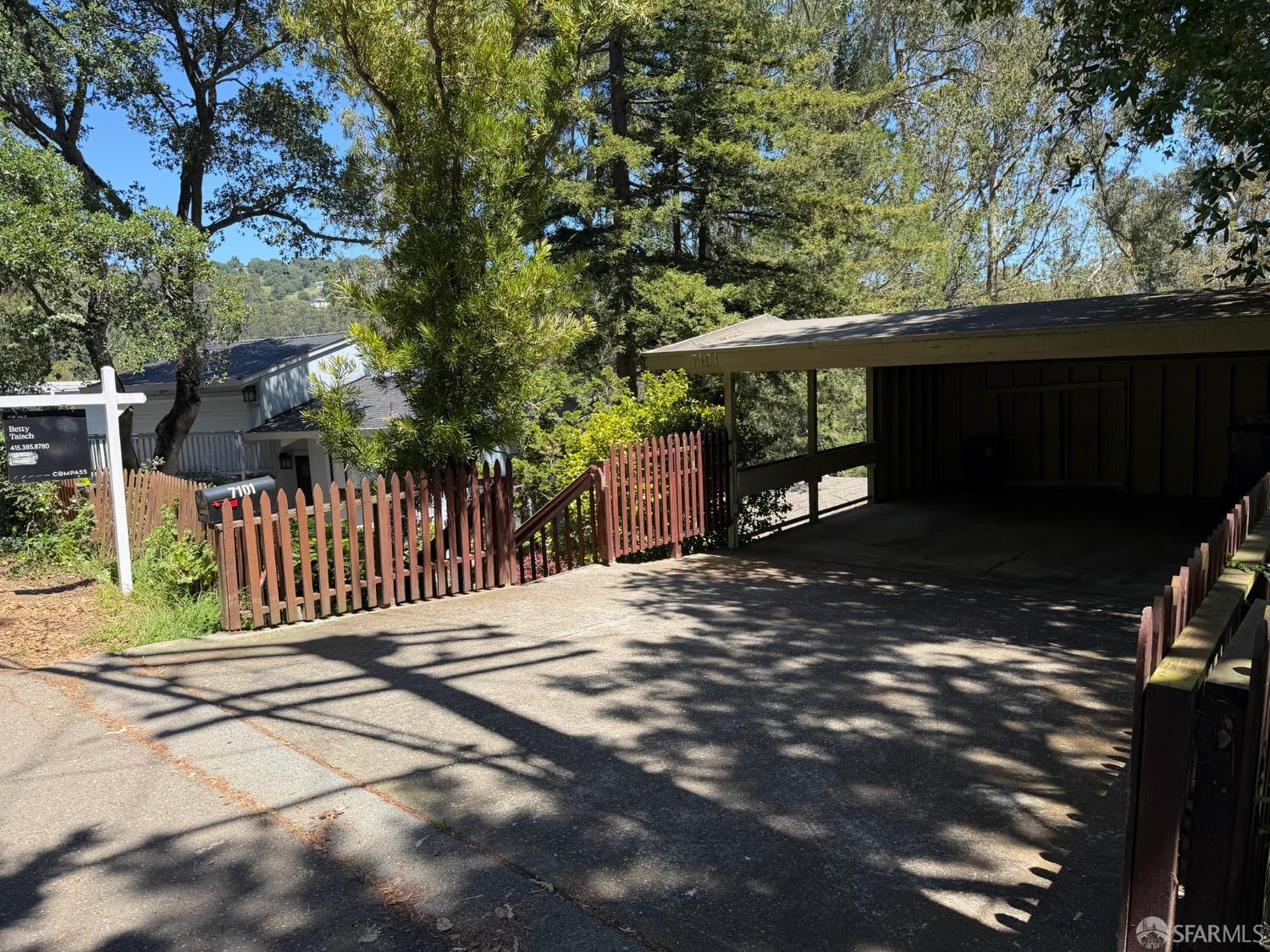 7101 Pinehaven Road Oakland, CA 94611 - Photo 2 of 45