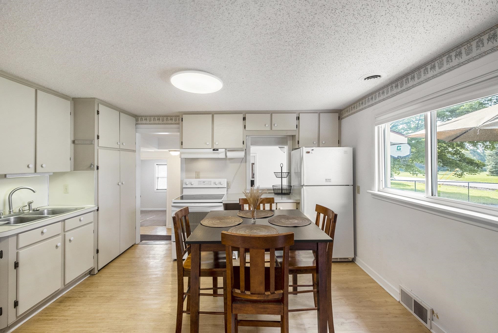 4055 East Mt Morris Road Mount Morris, MI 48458 - Photo 11 of 30 50150843-083c7513-d6d4-4be4-b8b4-38413dbbe08f.JPG