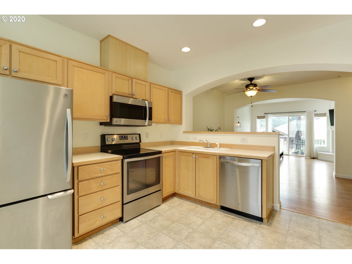 15495 Southwest Sparrow Loop Beaverton, OR 97007 - Photo 12 of 32 Gallery Image 12
