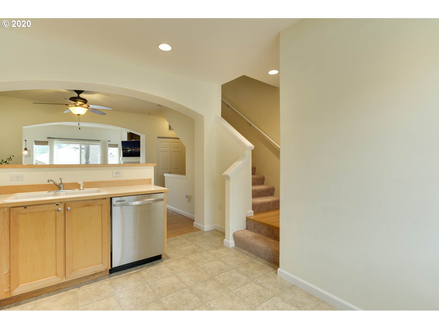 15495 Southwest Sparrow Loop Beaverton, OR 97007 - Photo 13 of 32 Gallery Image 13