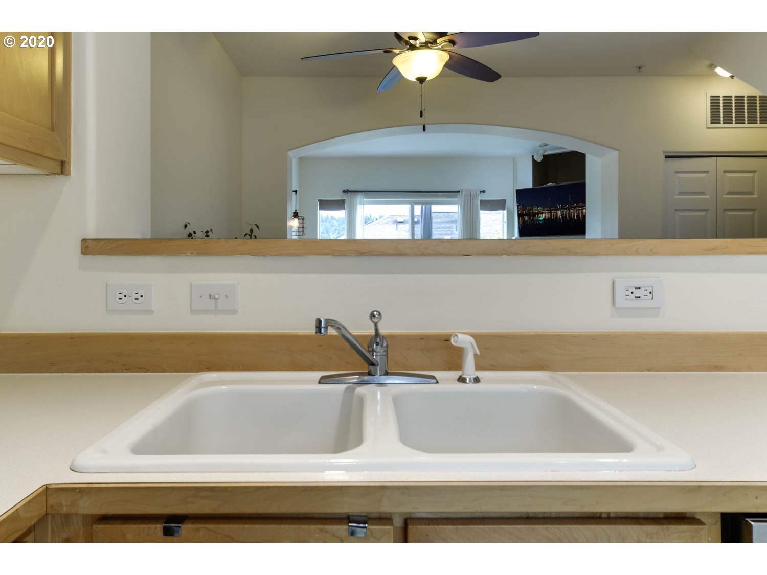 15495 Southwest Sparrow Loop Beaverton, OR 97007 - Photo 15 of 32 Gallery Image 15