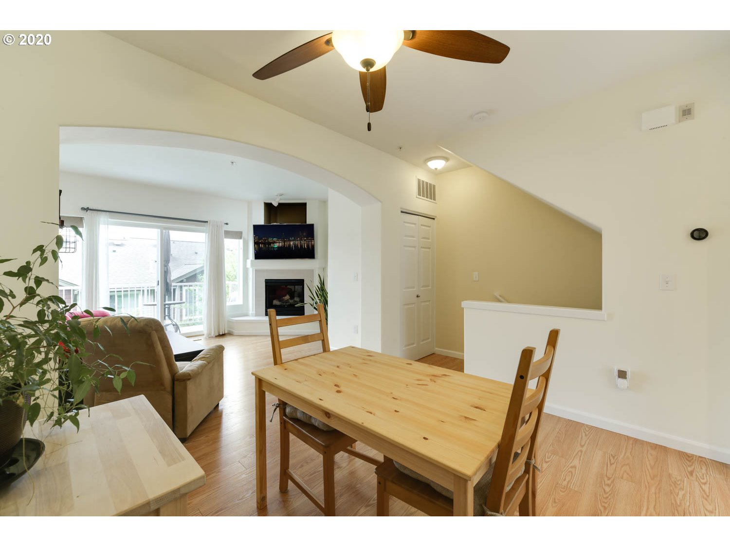 15495 Southwest Sparrow Loop Beaverton, OR 97007 - Photo 9 of 32 Gallery Image 9