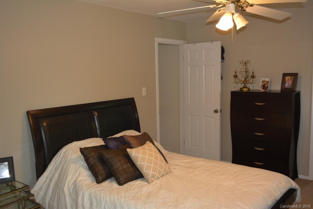 8064 Knights Bridge Road, Unit 30 Charlotte, NC 28210 - Photo 11 of 17 Gallery Image 11