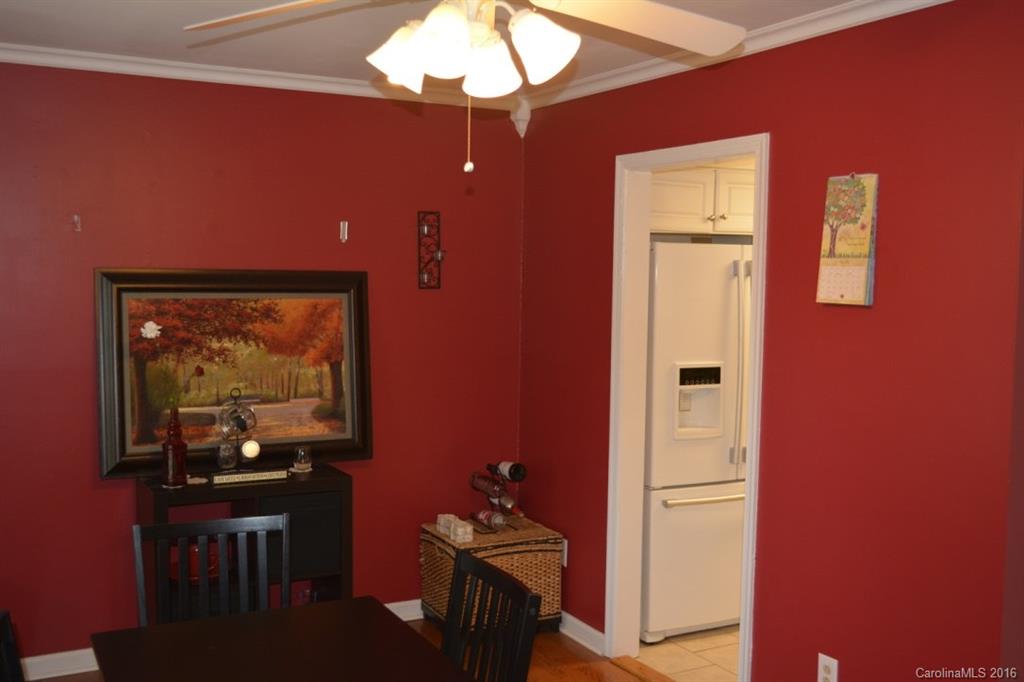 8064 Knights Bridge Road, Unit 30 Charlotte, NC 28210 - Photo 4 of 17 Gallery Image 4