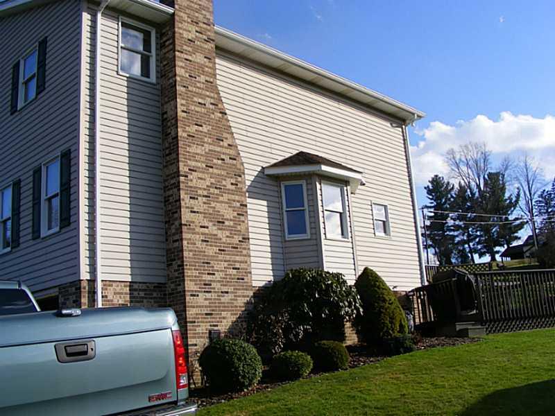 279 Holyoke Road Butler, PA 16001 - Photo 2 of 24 Exterior Back.