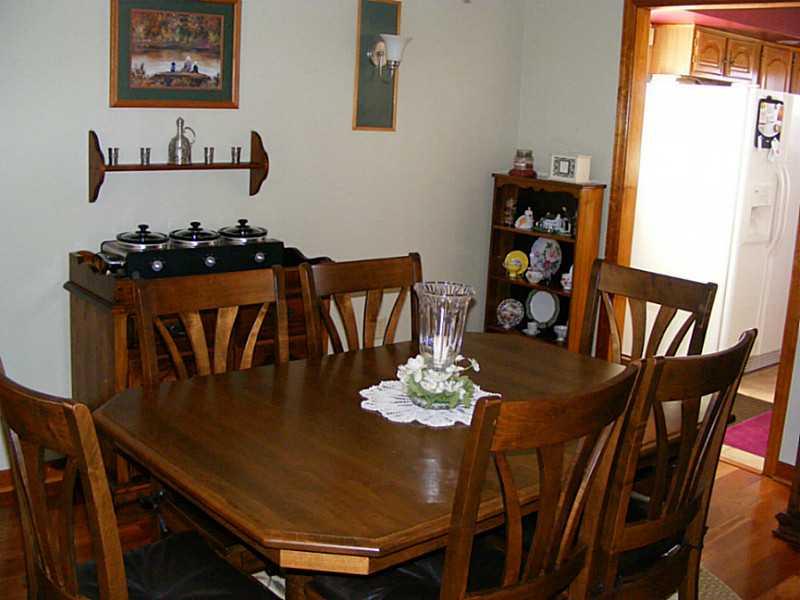 279 Holyoke Road Butler, PA 16001 - Photo 11 of 24 Dining Room.