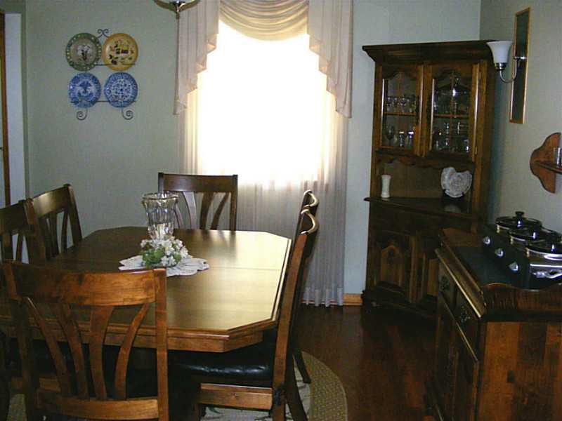 279 Holyoke Road Butler, PA 16001 - Photo 12 of 24 Dining Room.