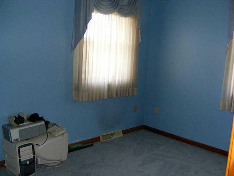 279 Holyoke Road Butler, PA 16001 - Photo 16 of 24 Bedroom.