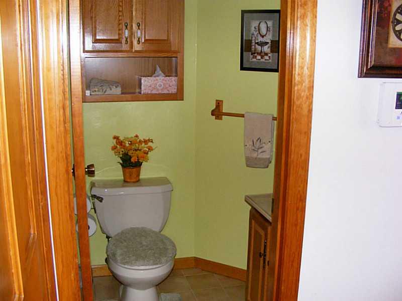 279 Holyoke Road Butler, PA 16001 - Photo 8 of 24 Partial Bath.
